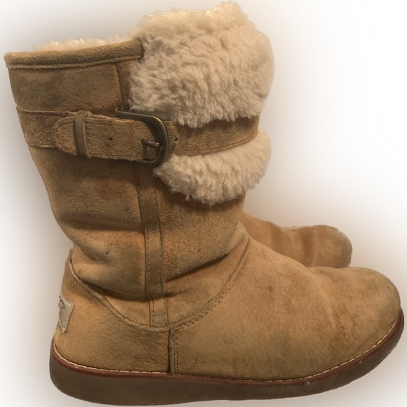 UGG Winter Boots (Size: Big Kids 4) - Picture 5 of 8